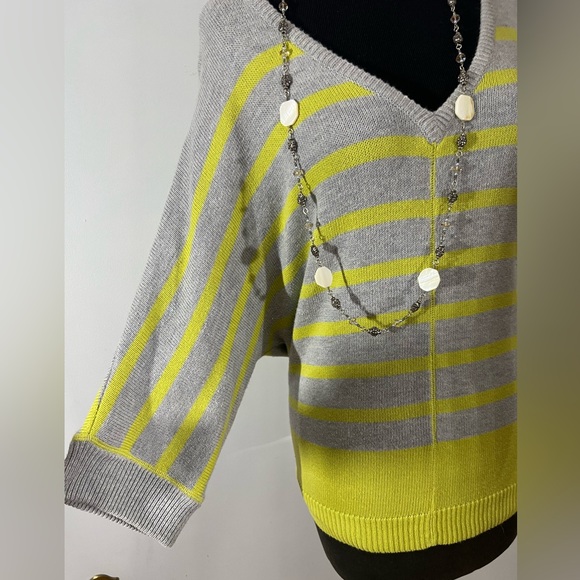 Chic V-Neck Striped Sweater - Gray and Yellow - Picture 5 of 8